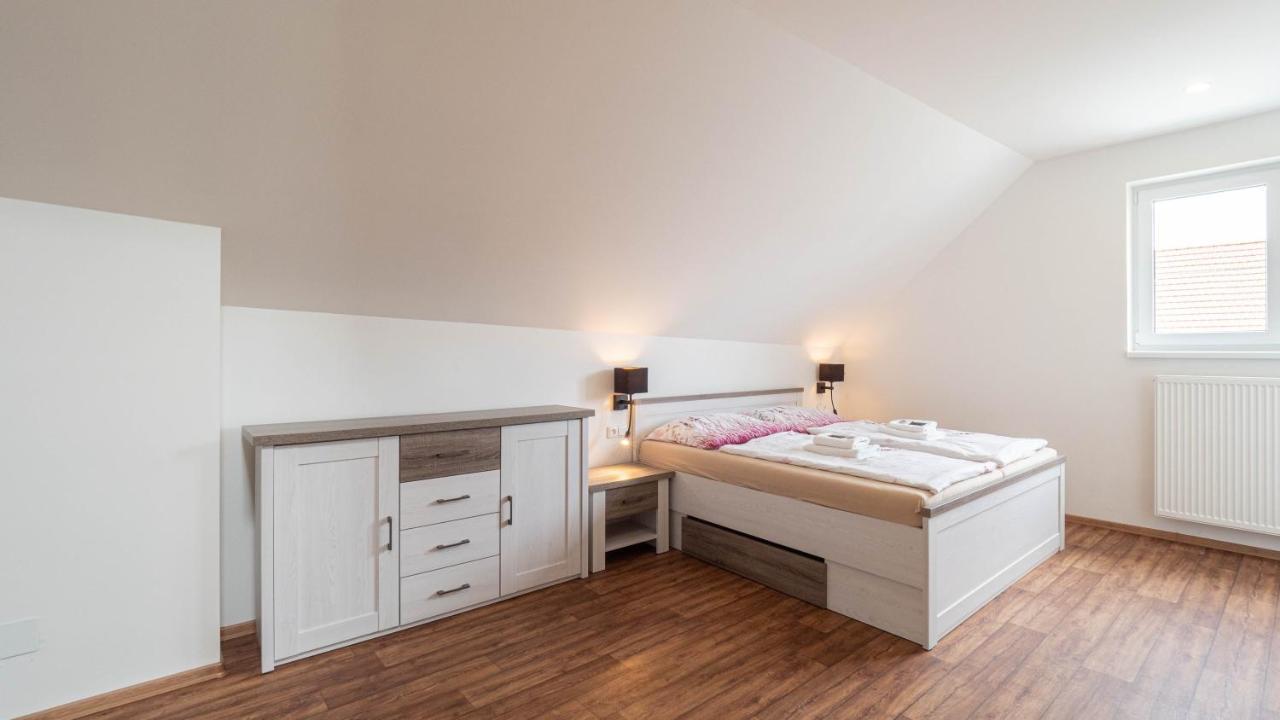 Apartmany Habanska, Cely Dum Pouzdrany Buitenkant foto